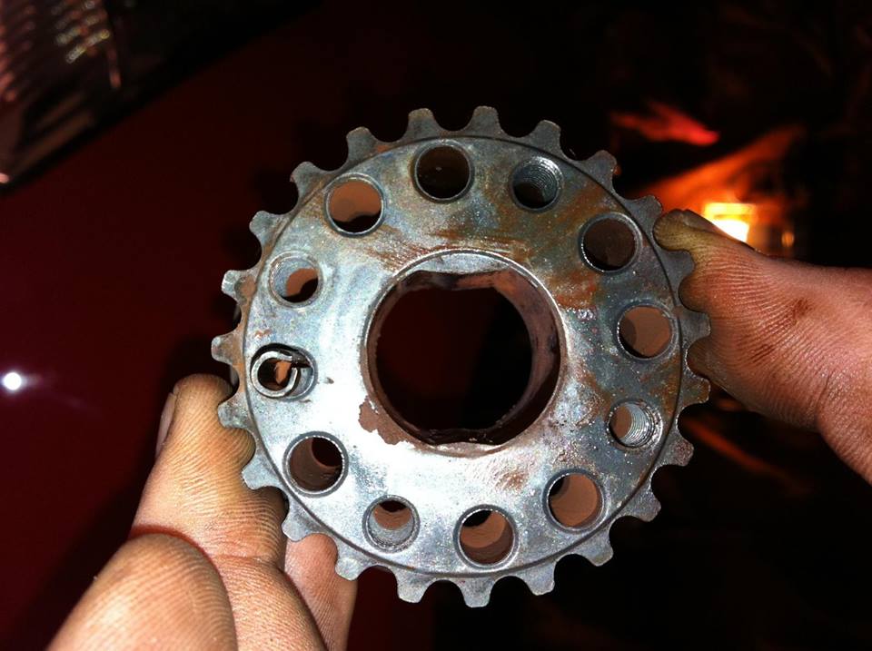 Crank pulley damage p7.jpg