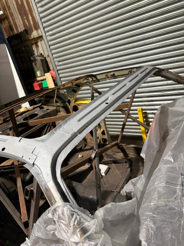 17. Front Screen.JPG