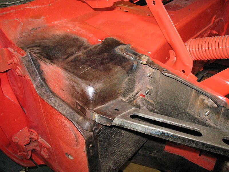 Top of inner fender and stay welded.