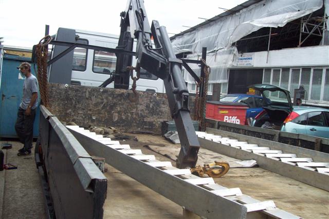 Makes engine lifting easy