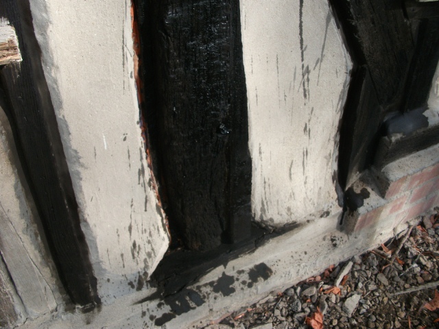 Here the wood is now staine and treated, some sort of progress...........