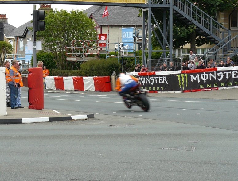 2011 IOMTT 21 Pit Straight- Practice. Edit1.jpg