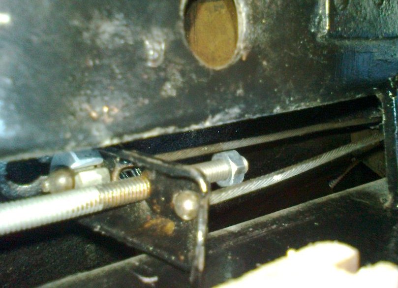 08 Parking brake- rear balance bar.jpg