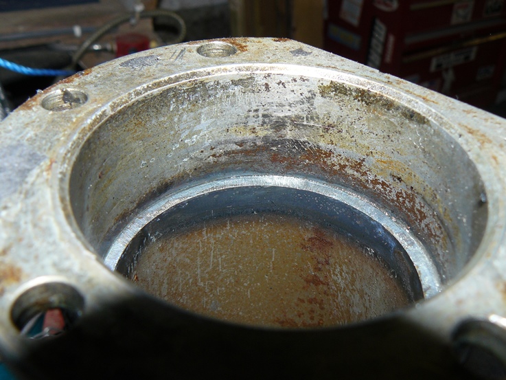 Axle case end corrosion 01.jpg
