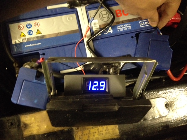 gauge mounted, testing across battery