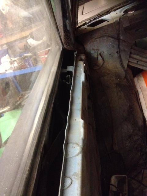 See the ball that doesnt stay in the runner ? Suspect a missing plastic socket that rides in the groove.