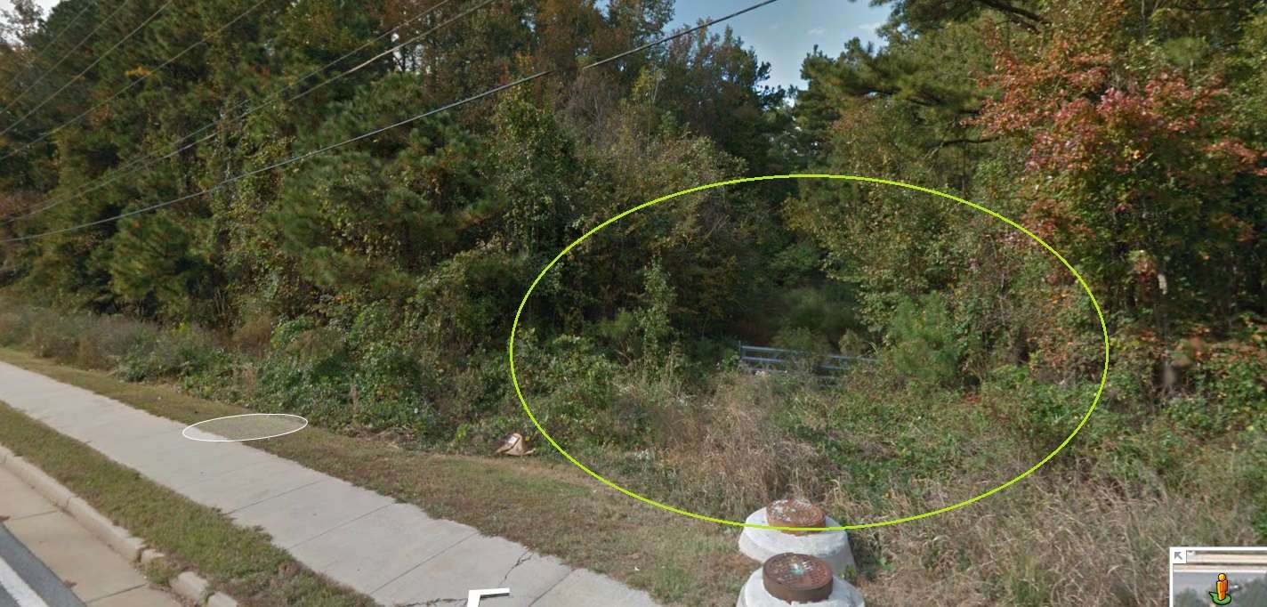 Gate to the run up - would have been off to the left. Looks overgrown.