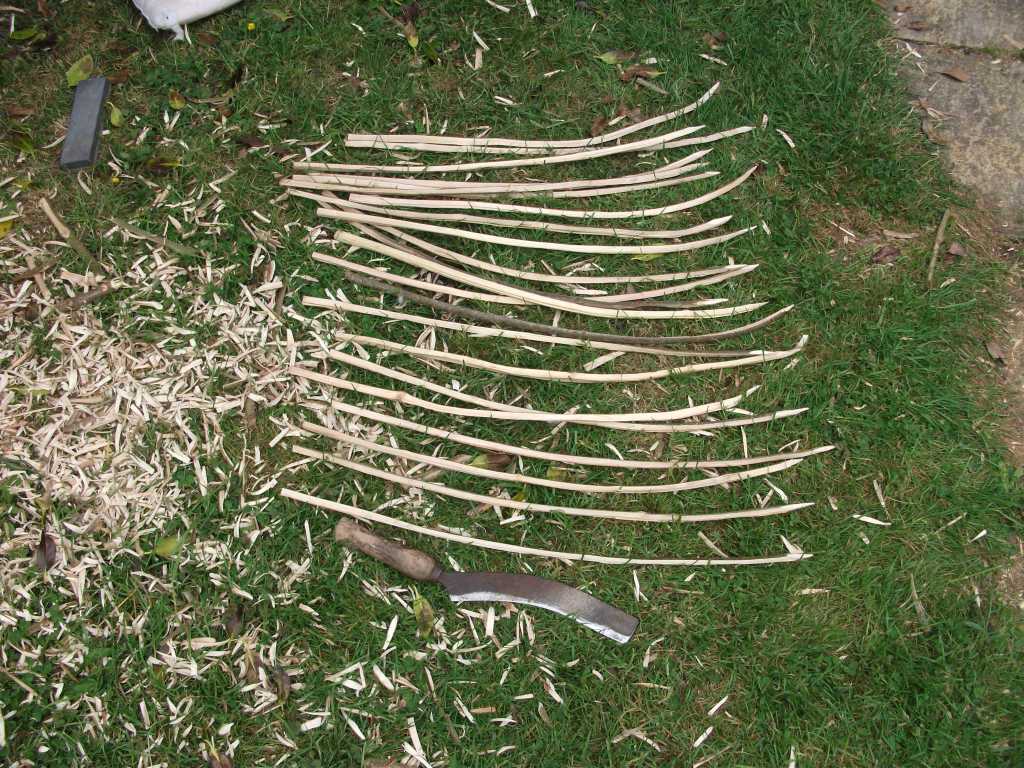 These are actually used around Window openings and other adornments where the thatch is curved. You make these by soaking overnight and sharpening one end and then breaking the back of the Spar every 2 inches or so to make it curved......