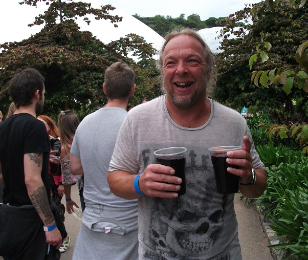 ..so we had the regulation 2 pints of Red wine each, as you do!!!