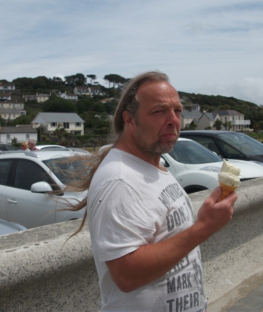 This is my second one, and it scratched my arm......