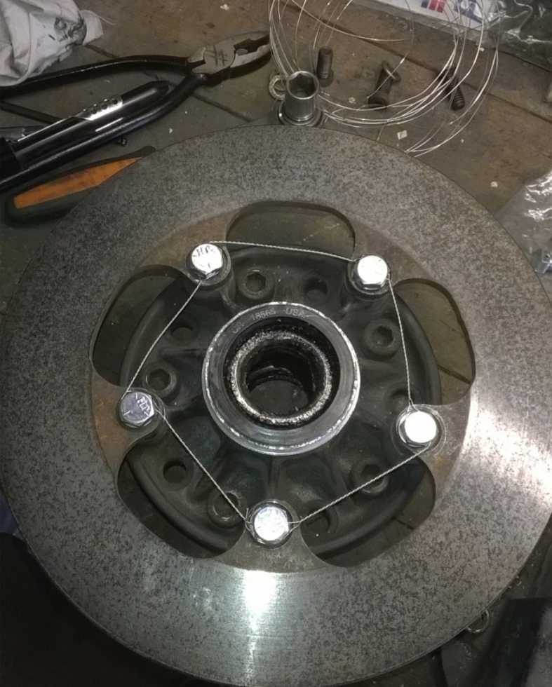 Disc lockwired.jpg