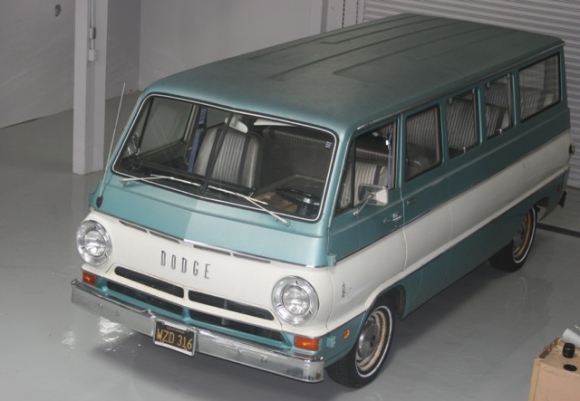 1968_Dodge_A108_Van.jpg