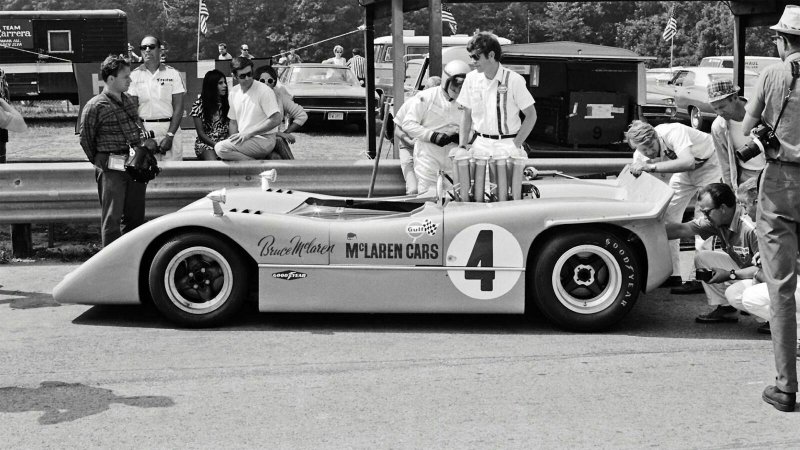 1968 McLaren M8A.jpg
