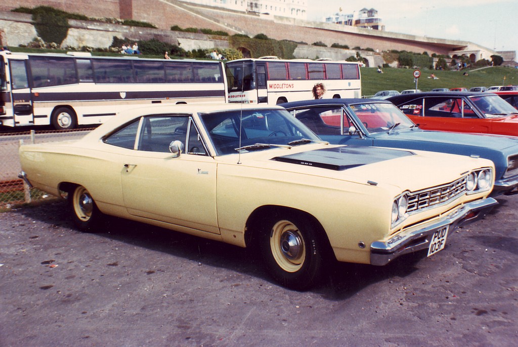 68 Roadrunner yellow.jpg