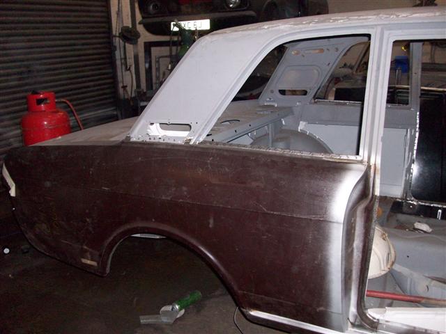 Vairious Mk2s in restoration 006.jpg