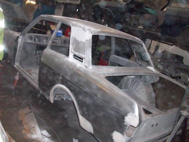 Vairious Mk2s in restoration 011.jpg