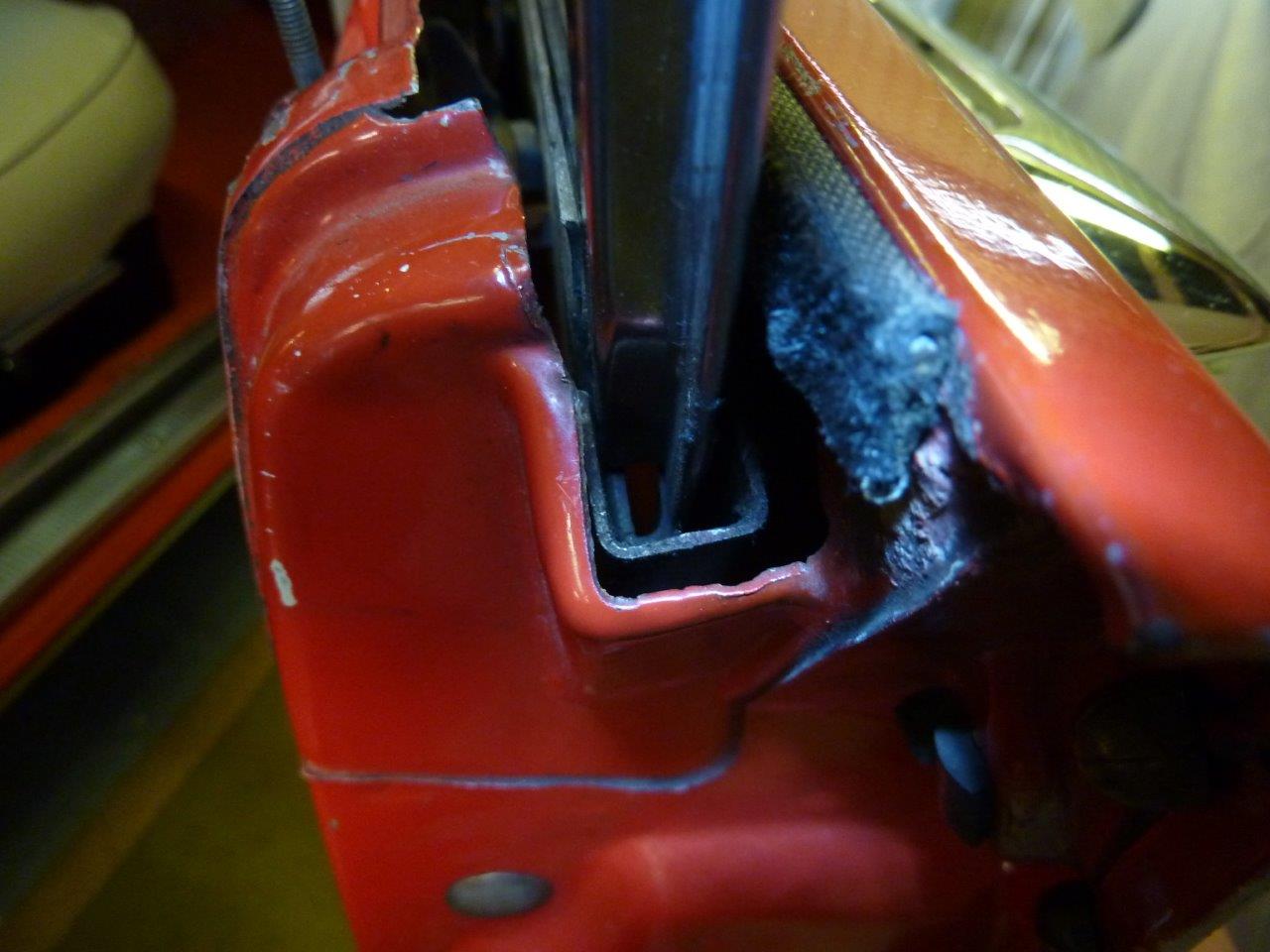 Run channel - door glass 1.jpg